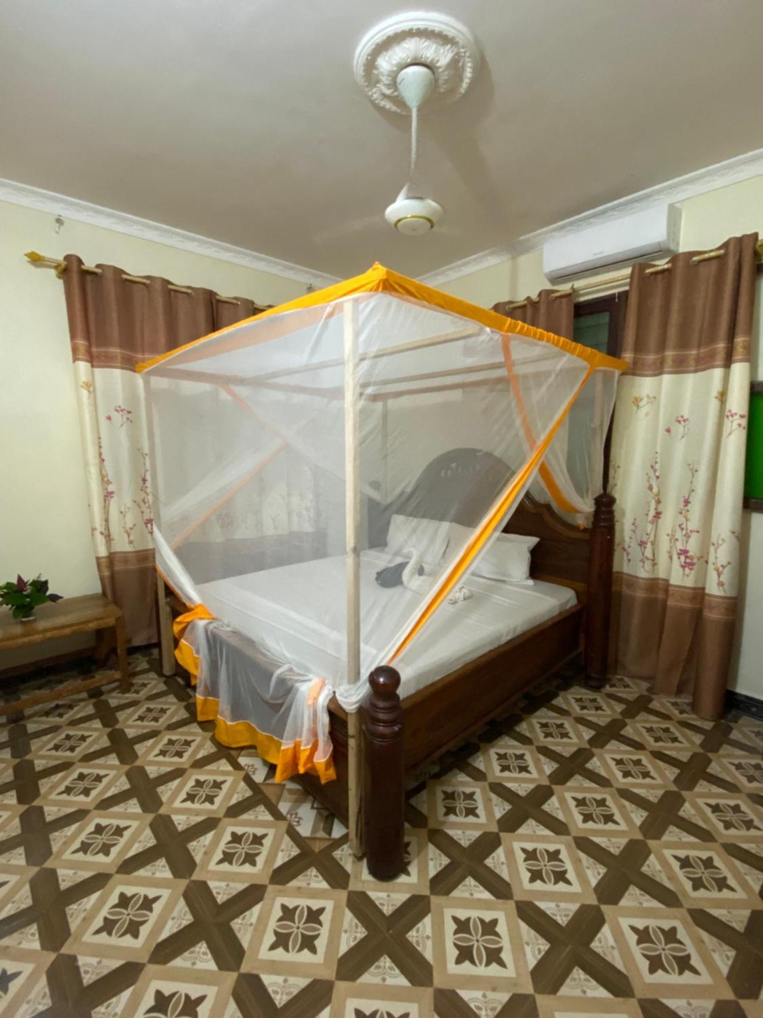 Falcon House Kendwa Bed and Breakfast Exterior foto