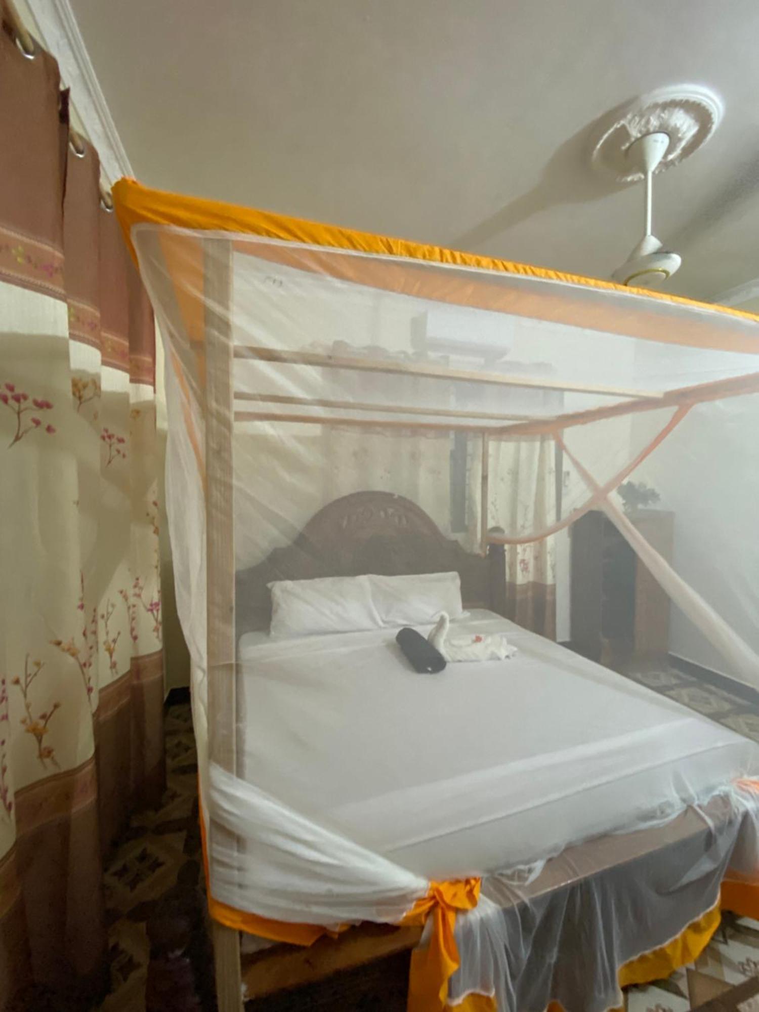 Falcon House Kendwa Bed and Breakfast Exterior foto