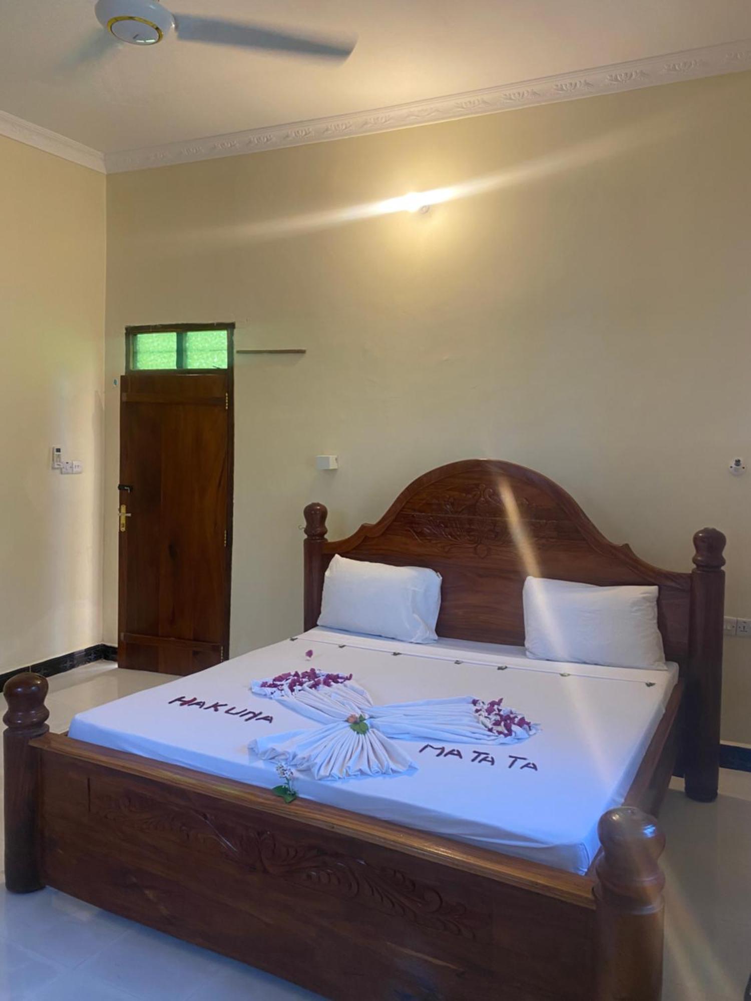 Falcon House Kendwa Bed and Breakfast Exterior foto